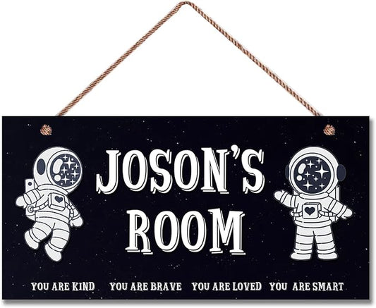 Personalized Signs Astronaut Sign Wall Art Decoration Exquisite Decorative Signs Custom Name for Children Baby Bedroom Kids Room Wall Art Decor Outer Space Themed Nursery Decor For Girls Boys Room