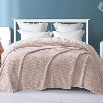 Exclusivo Mezcla Fleece King Size Blanket for Bed, 90x104 Inches Soft Cozy Jacquard Flannel Blankets, Lightweight Fuzzy Plush Warm for Winter, Camel