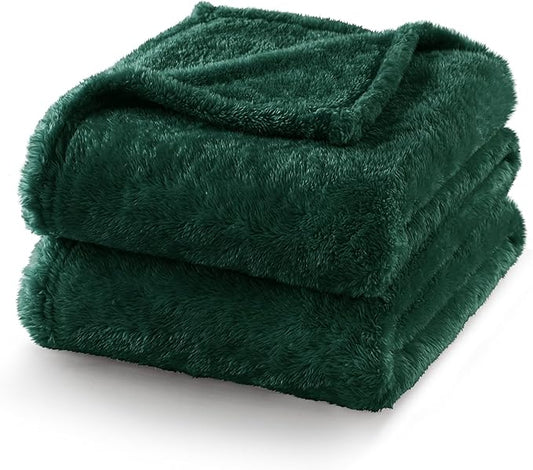 Exclusivo Mezcla Plush Fuzzy Fleece Bed Blanket Twin Size, Super Soft, Fluffy and Warm Blankets, Suitable for All Seasons (Forest Green, 90x66 Inches)