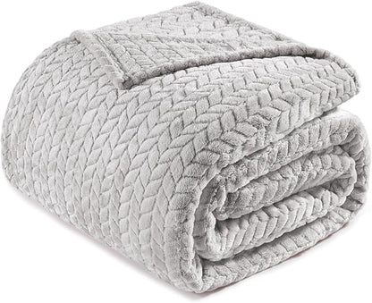 Exclusivo Mezcla Fleece King Size Blanket for Bed, 90x104 Inches Soft Cozy Jacquard Flannel Blankets, Lightweight Fuzzy Plush Warm for Winter, Light Grey