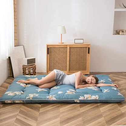 MAXYOYO Floral Printed Japanese Floor Mattress Futon Mattress Queen Size Foldable Bed Roll Up Camping Mattress Floor Bed Couches and Sofas