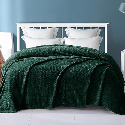 Exclusivo Mezcla Fleece Queen Size Blanket for Bed, 90x90 Inches Soft Cozy Jacquard Flannel Blankets, Lightweight Fuzzy Plush Warm for Winter, Forest Green