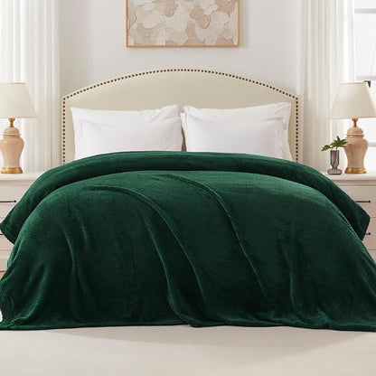 Exclusivo Mezcla Fleece Bed Blanket Twin Size, Super Soft and Warm Blankets for Couch, Sofa and Bed Waffle Textured, Cozy, Fuzzy and Lightweight (Forest Green, 90x66 Inches)
