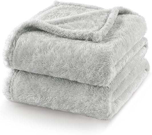 Exclusivo Mezcla Plush Fuzzy Fleece Bed Blanket King Size, Super Soft, Fluffy and Warm Blankets, Suitable for All Seasons (Light Grey, 90x104 Inches)