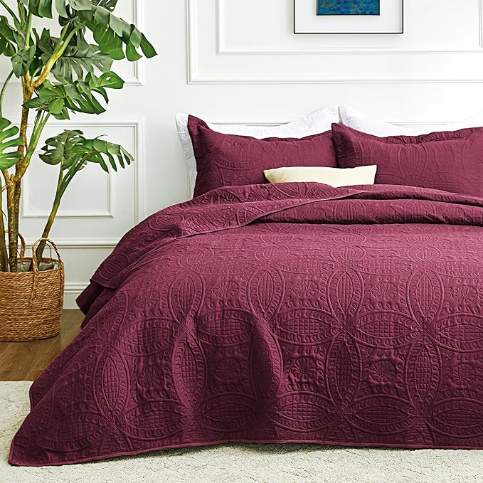 Love's cabin Quilts for Full Bed Burgundy Bedspreads Bedding Set - Lightweight Bedspread Comforter - Coin Pattern Bedding Coverlet for All Season - 3 Pieces (1 Quilt, 2 Pillow Shams)