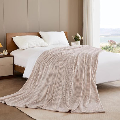 Exclusivo Mezcla Fleece Throw Blanket Extra Large, Super Soft and Warm Blankets for Couch, Sofa and Bed Waffle Textured, Cozy, Fuzzy and Lightweight (Mixed Camel, 50x70 Inches)