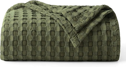 Bedsure Cooling Cotton Waffle Twin XL Blanket - Lightweight Breathable Blanket of Rayon Derived from Bamboo for Hot Sleepers, Luxury Throws for Bed, Couch and Sofa, Green, 66x90 Inches