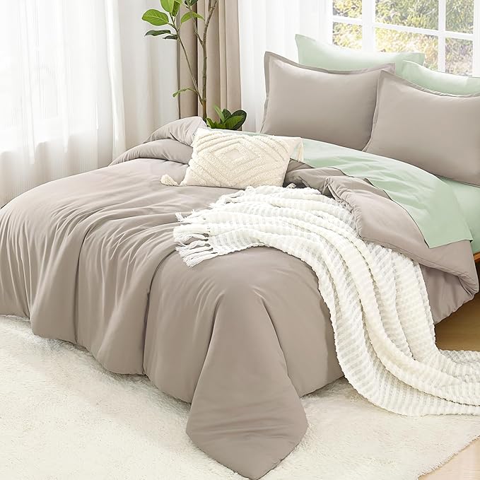 Litanika Comforters Oatmeal Oversized King Size, 3 Pieces Lightweight Solid Bedding Comforter Set, All Season Fluffy Bed Set (120x98In Comforter & 2 Pillowcases)