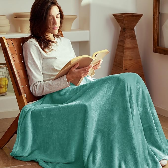 Exclusivo Mezcla Fleece Blanket Twin Size for Bed, Super Soft and Warm, All Season Use, Cozy, Plush, Lightweight, 90x66 Inches, Celadon
