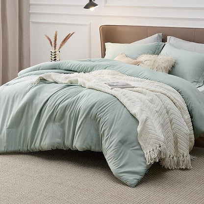Bedsure Queen Comforter Set - Sage Green Comforter Queen Size, Soft Bedding for All Seasons, Cationic Dyed Bedding Set, 3 Pieces, 1 Comforter (90"x90") and 2 Pillow Shams (20"x26"+2")