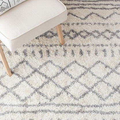 SAFAVIEH Arizona Shag Collection Runner Rug - 2'3" x 6', Ivory & Grey, Moroccan Design, Non-Shedding & Easy Care, 1.6-inch Thick Ideal for High Traffic Areas in Living Room, Bedroom (ASG741F)